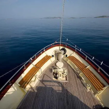 Cruise From On M/y Mali Ante 5*