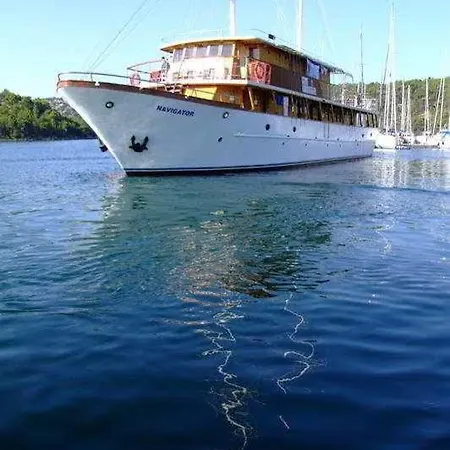 호텔 Cruise From On M/y Mali Ante